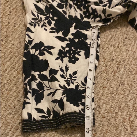 Lucy& Laurel  NWOT Black& White Floral Pattern Top Sz 1x - Picture 9 of 13